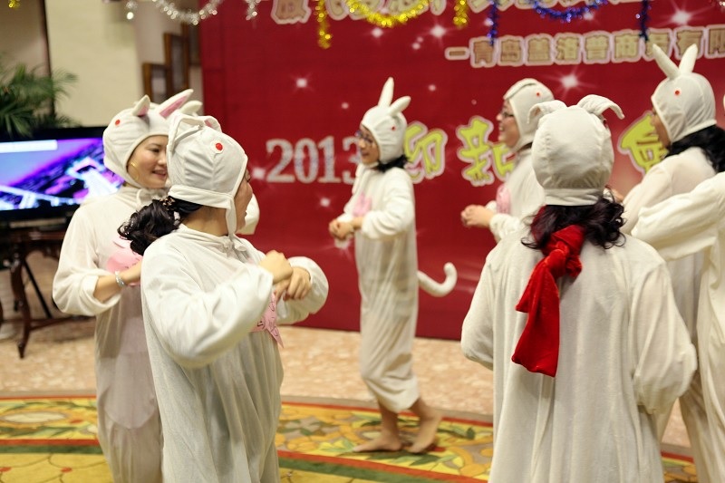 2012年12月28日成功举办2013年新春晚会
